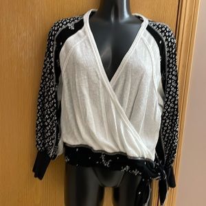 Free People women’s white/black top size XS